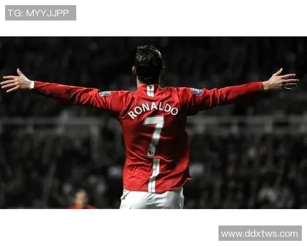 C罗耀眼瞬间皇马传奇球星经典海报装饰画尽显锋芒与荣耀